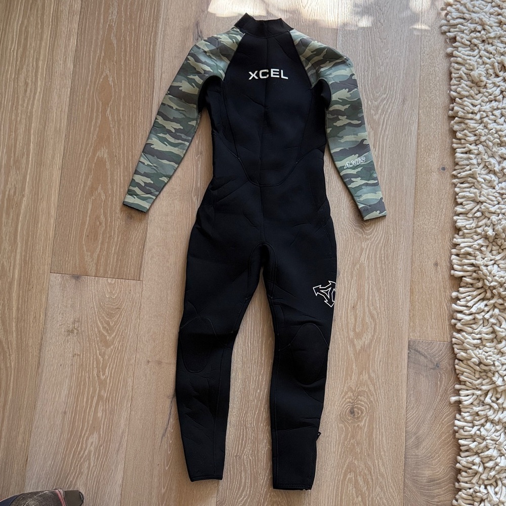 XCEL Kids Black and Camo Rashguard
